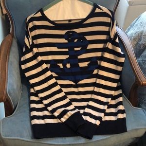 Light weight sweater